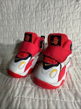 Nike Speed Turf sneaker in the "Red Orbit" colorway
